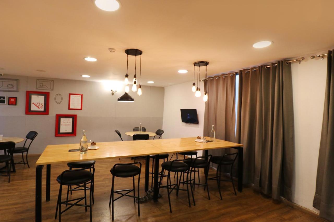 Fabhotel The Glory Γκουργκάον Εξωτερικό φωτογραφία