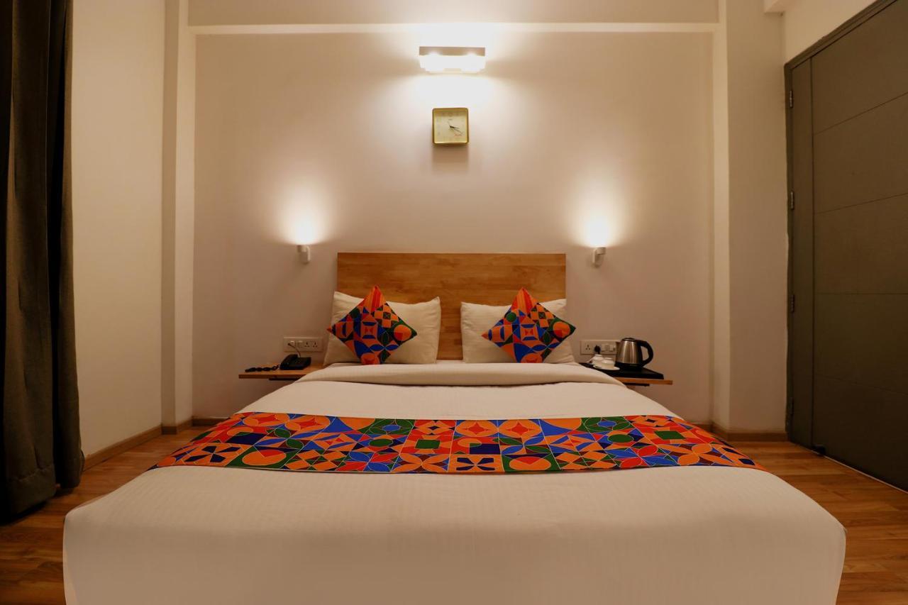 Fabhotel The Glory Γκουργκάον Εξωτερικό φωτογραφία