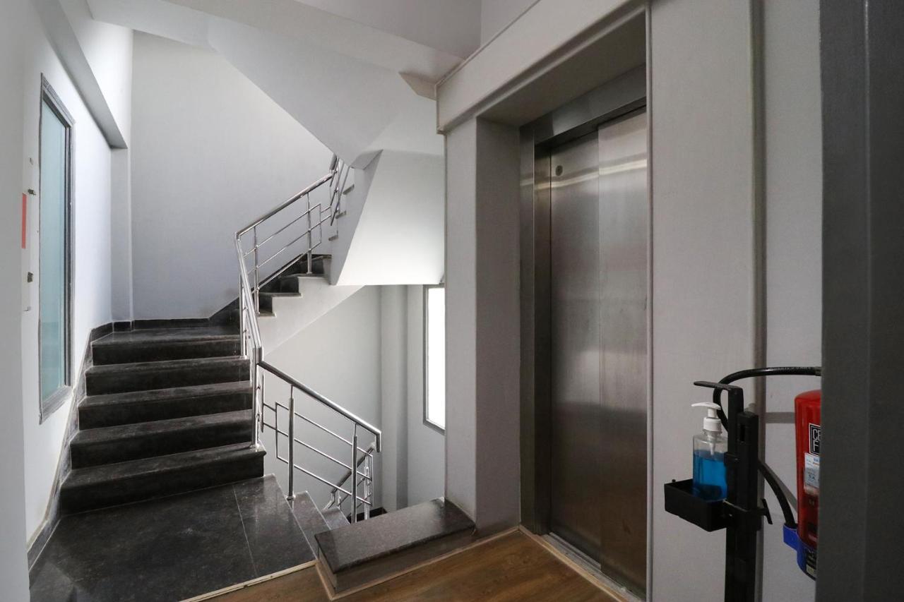 Fabhotel The Glory Γκουργκάον Εξωτερικό φωτογραφία