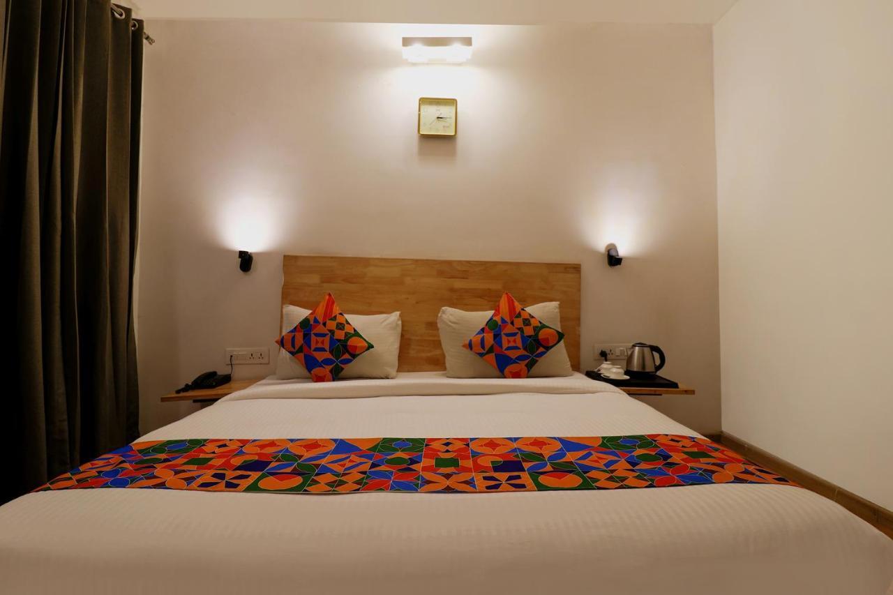 Fabhotel The Glory Γκουργκάον Εξωτερικό φωτογραφία